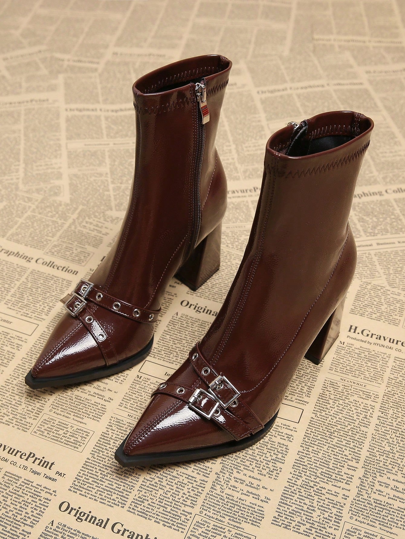 New Versatile Burgundy And Elegant Pointed Toe Thick Heel Short Boots.