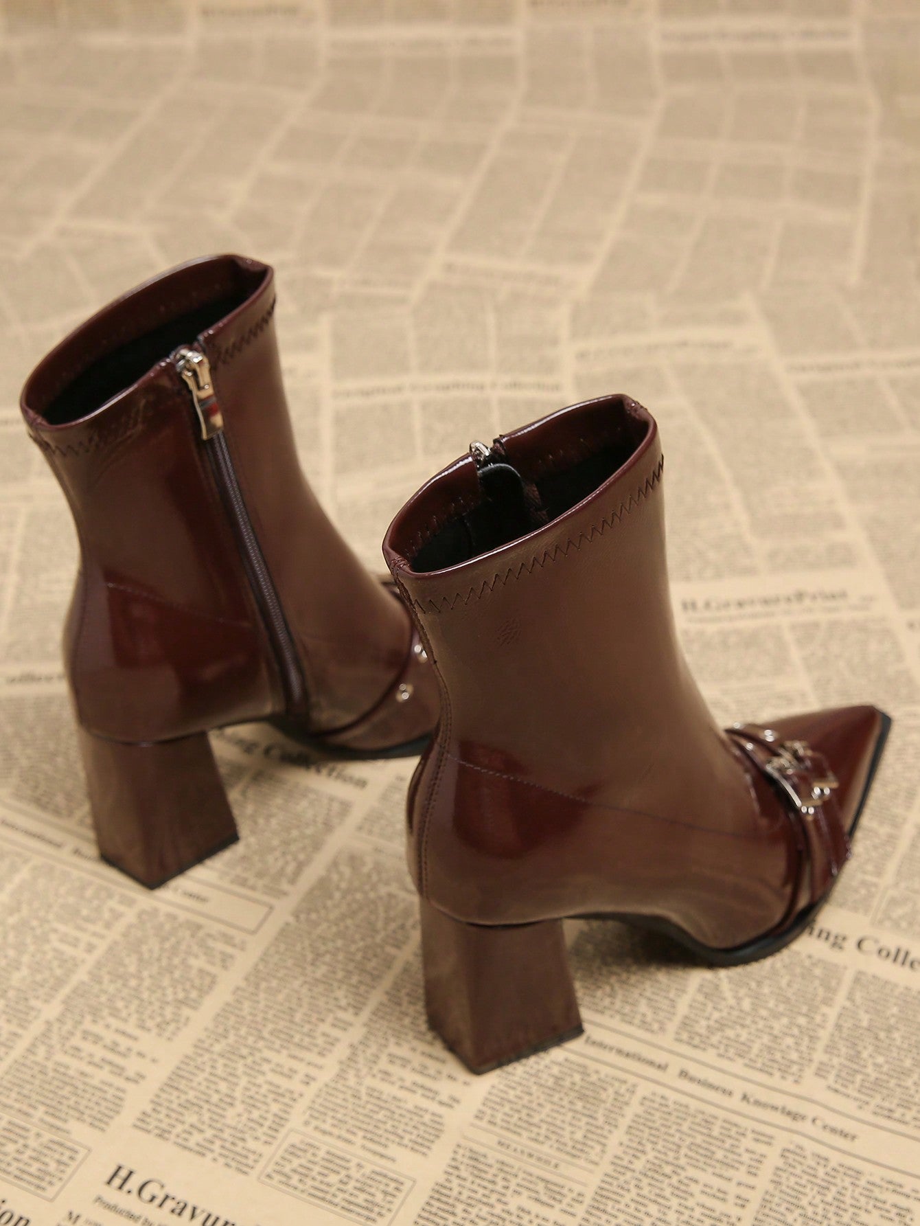 New Versatile Burgundy And Elegant Pointed Toe Thick Heel Short Boots.